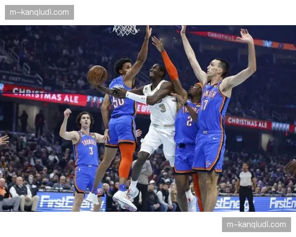 雷霆骑士比赛，篮球数据分析革命与传统教练经验智慧融合趋势