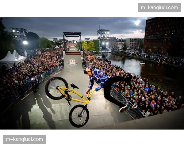 “飞越”贫困：BMX运动如何改变一个南美小镇青少年的命运